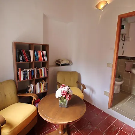 Apartment In Piticchio With Pool And Bbq, Cleaning Included 아파트 *