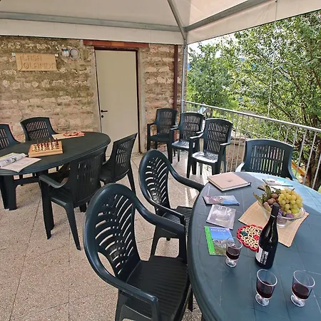 Apartment In Piticchio With Pool And Bbq, Cleaning Included 알쎄비아