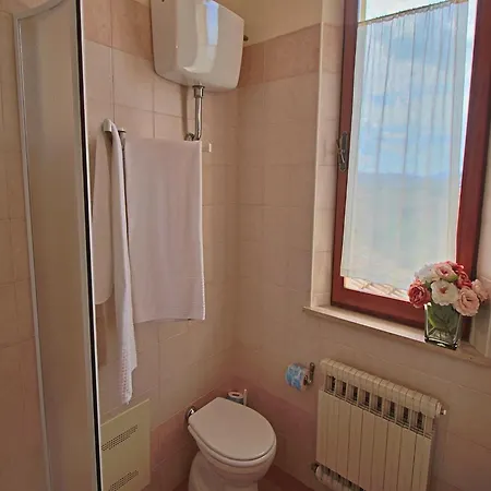Apartment In Piticchio With Pool And Bbq, Cleaning Included * Arcevia